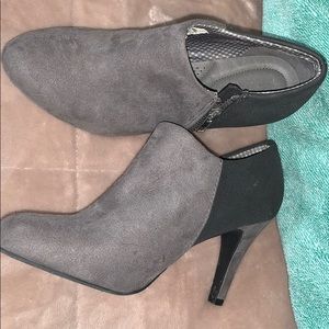 Small Grey Heels
